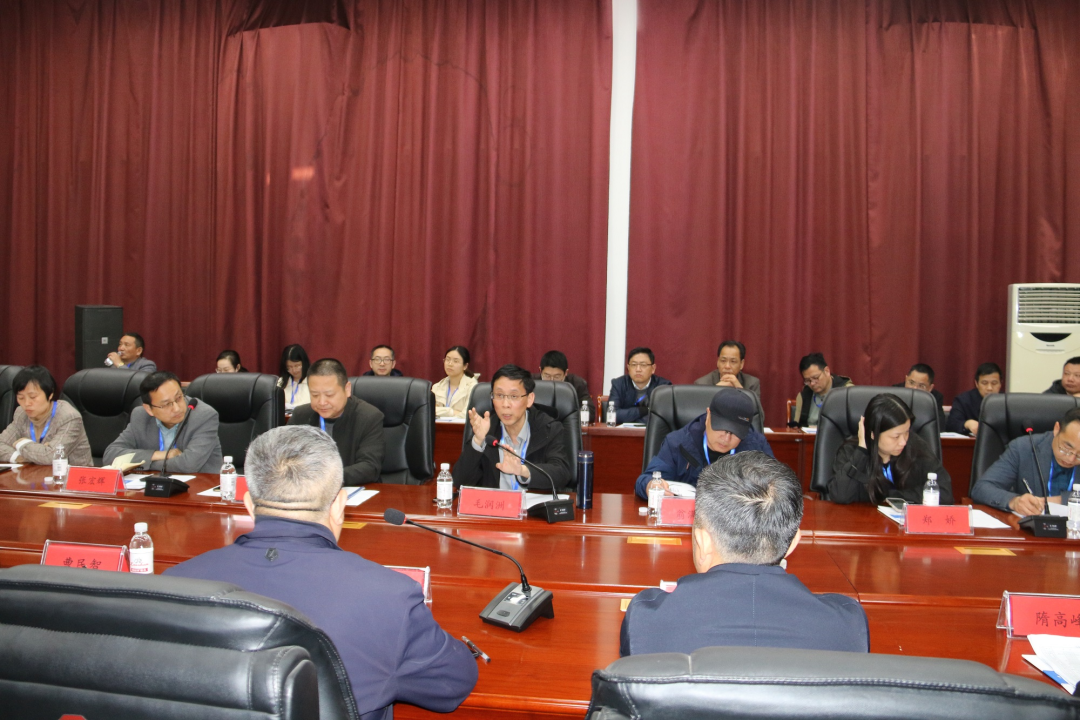 舟山市經(jīng)信局副局長(zhǎng)毛潤(rùn)洲攜舟山市優(yōu)秀企業(yè)家代表一行40余人蒞臨銳智股份調(diào)研考察！