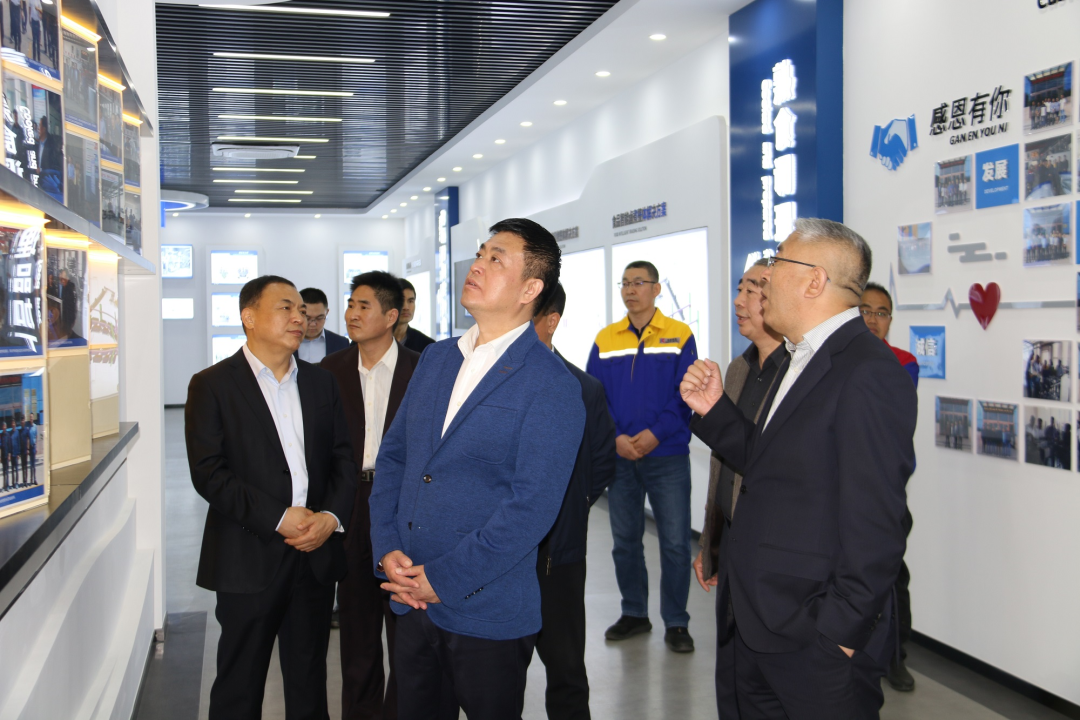 青島市政協(xié)副主席、市工商聯(lián)主席崔作一行蒞臨銳智股份調研考察
