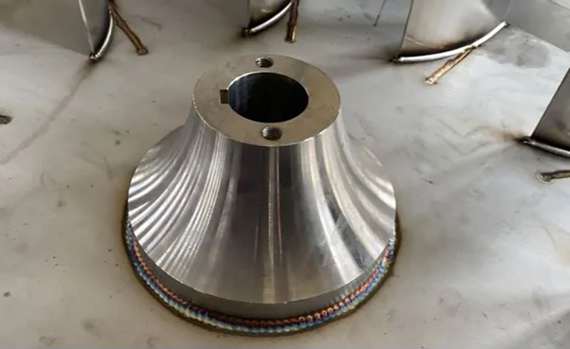 焊工標兵欒俊杰：匠心獨運，品質卓越