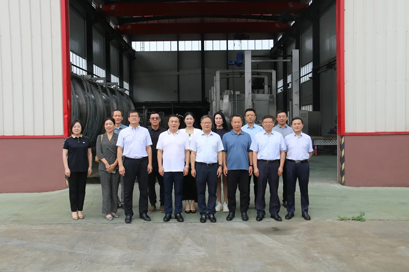 青島市政協(xié)副主席薄濤一行十余人蒞臨銳智智能考察調(diào)研 青島市政協(xié)副主席薄濤一行十余人蒞臨銳智智能考察調(diào)研